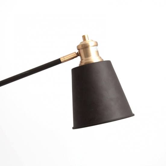 Lámpara de pie tipo flexo con altura regulable en negro y oro de hierro con diseño original y estilo clásico de Vical