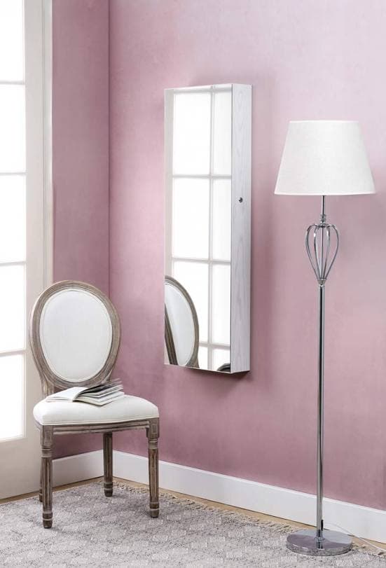 Lámpara de pie clásica con pantalla en color crema y base cromada decoración