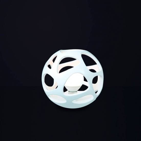 Lámpara de mesa esférica blanca orgánica Mantra 27cm fondo negro