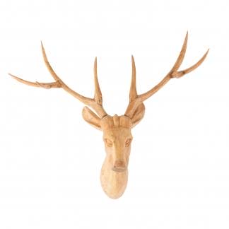 Busto ciervo, en color natural, de estilo nórdico. Fabricado en madera de teka. Producto desmontable.