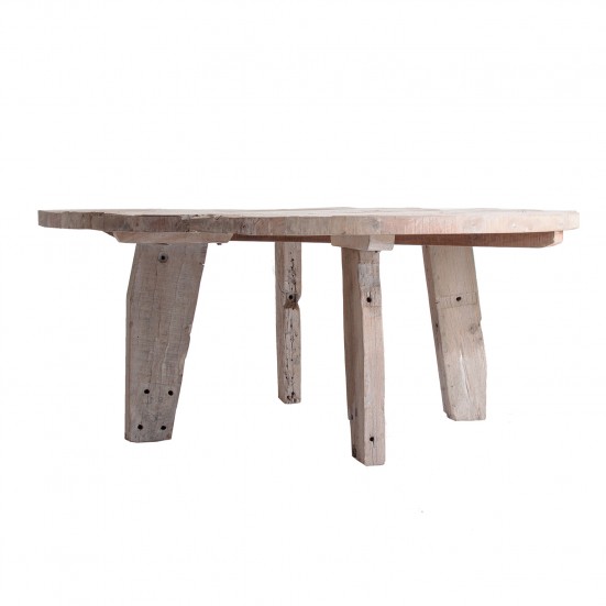 Mesa comedor hassi, en color blanco roto envejecido, de estilo étnico. Fabricado en madera de mango. Producto desmontable.