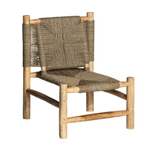 Sillón Manhula de estilo colonial fabricado en rafia en color marrón combinado con madera de teka.