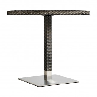 Mesa bar walnut, en color plata, de estilo contemporáneo. Fabricado en aluminio, combinado con ratán y plástico. Producto desmontable.