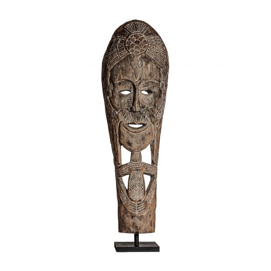 Escultura pie, en color natural envejecido, de estilo étnico. Fabricado en madera palma.