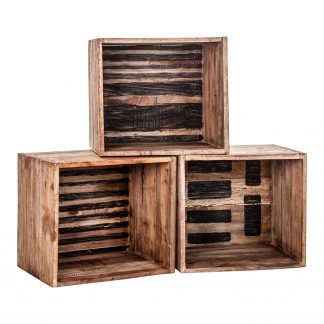 Caja surt rectangular amiens, en color natural, de estilo industrial. Fabricado en madera mahogani, combinado con madera de acacia y madera de pino. Maderas recicladas de mango.