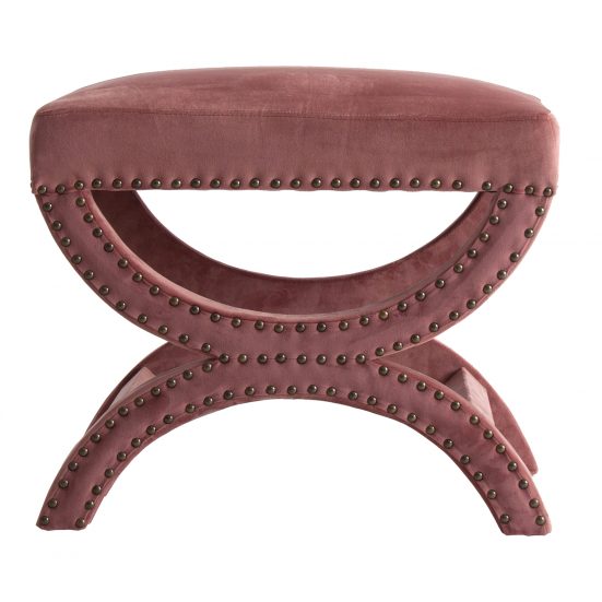 Pie de cama ossera, en color rosa, de estilo provenzal. Fabricado en terciopelo, combinado con madera de pino y espuma.