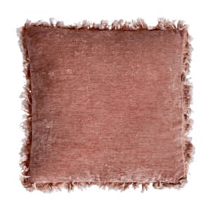 Cojín Airlia de estilo clásico, fabricado en terciopelo en color rosa palo.