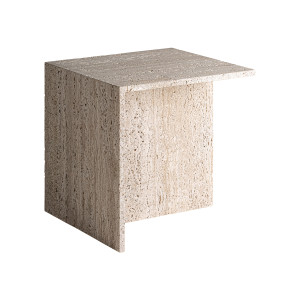 Mesa auxiliar Theuville de estilo art deco, fabricado en travertino en color beige con acabado mate.