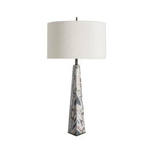 Lámpara de sobremesa Dina de estilo art deco, fabricado en mármol en color blanco, combinado con hierro en color negro y algodón bouclé en color blanco. Producto desmontable.