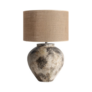 Lámpara de sobremesa Ceyrak de estilo colonial, fabricado en yute en color marrón claro, combinado con terracota en color tonos en marrón con acabado envejecido. Producto desmontable, elevable.