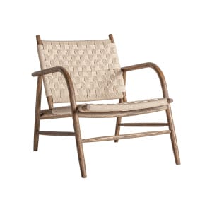 Sillón Larreule de estilo boho, fabricado en madera roble en color marrón, combinado con cuerda.