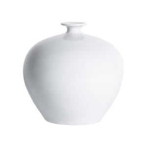 Jarrón jelen de estilo art deco, fabricado en cerámica en color blanco.