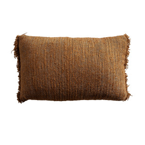 Cojín gorane de estilo clásico, fabricado en algodón en color beige, combinado con lino en color marrón y guata sintética.