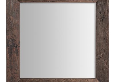 Espejo fabricado en madera de pino reciclado en color marrón combinado con espejo.