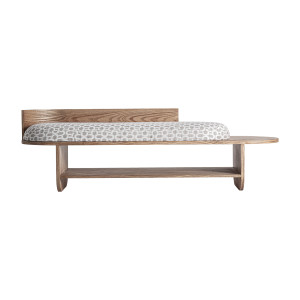 Pie de cama Kalk de estilo contemporáneo, fabricado en poliéster, combinado con madera dm y espuma en color marrón.
