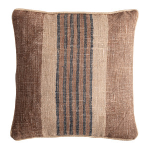 Cojín Alceo de estilo clásico, fabricado en yute en color beige, combinado con fibra natural en color marrón. Producto desenfundable.