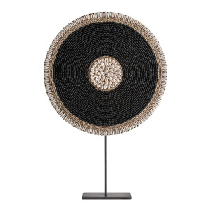 Figura decorativa Kraal de estilo contemporáneo, fabricado en bambú en color tonos neutros, combinado con hierro en color negro. Producto desmontable.