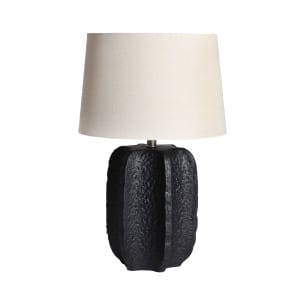 Lámpara de sobremesa redonda pamela de estilo provenzal, fabricado en cerámica en color negro, combinado con hierro en color natural y lino en color beige. Producto desmontable.