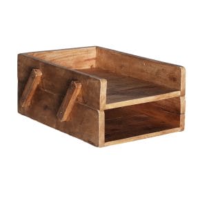 Caja rectangular akviran de estilo étnico, fabricado en madera de mahogany en color marrón con acabado envejecido. Producto plegable.