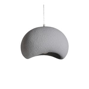 Lámpara de colgar Tavira de estilo contemporáneo, fabricado en cemento de resina en color gris con acabado rugoso, combinado con acero en color plata.