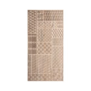 Panel decorativo Villec de estilo boho, fabricado en madera de mango en color marrón claro.