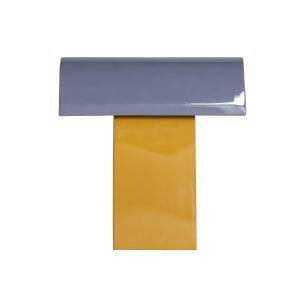 Lámpara de sobremesa Vezia de estilo moderno, fabricado en hierro en color morado con acabado brillo en color amarillo.