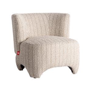 Sillón Nuba de estilo contemporáneo, fabricado en poliéster en color beige.