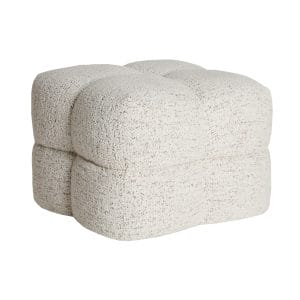 Reposapiés Block de estilo contemporáneo, fabricado en poliéster en color beige, combinado con espuma y madera de pino.