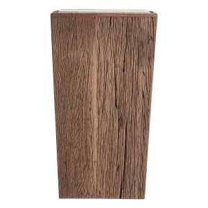Peana Merkem de estilo rústico, fabricado en madera recuperada en color marrón con acabado envejecido, combinado con travertino en color beige con acabado satinado.