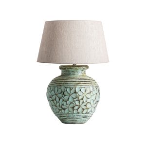 Lámpara de sobremesa Ladoua de estilo clásico, fabricado en terracota en color verde con acabado envejecido, combinado con algodón en color beige. Producto desmontable.