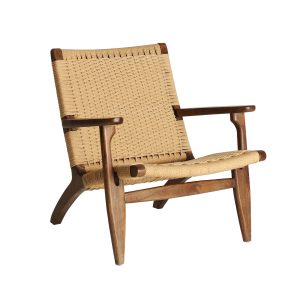 Sillón Jeshare de estilo boho, fabricado en madera de olmo en color marrón, combinado con cuerda en color marrón claro.