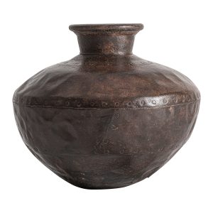 Tinaja Mahe de estilo rústico, fabricado en hierro en color tonos en marrón.