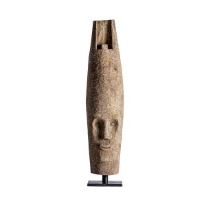 Escultura Shaira de estilo étnico, fabricado en madera de mango en color negro con acabado envejecido, combinado con hierro en color natural.