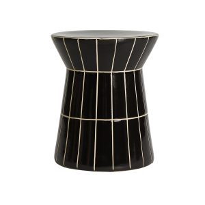 Mesa auxiliar Atticus de estilo contemporáneo, fabricado en cerámica en color negro con acabado brillo.