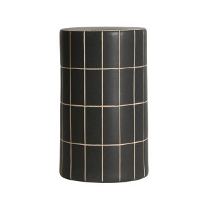 Mesa auxiliar Tank de estilo contemporáneo, fabricado en cerámica en color negro con acabado mate.