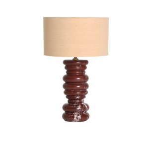 Lámpara de sobremesa Bruna de estilo contemporáneo, fabricado en mármol en color burdeos con acabado veteado, combinado con lienzo impreso en color beige.