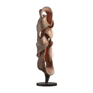 Escultura pie Luighe de estilo contemporáneo, fabricado en madera suar en color marrón, combinado con hierro en color negro.