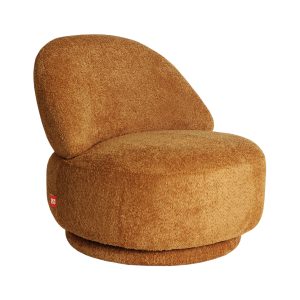Sillón giratorio Ayent de estilo contemporáneo, fabricado en poliéster en color ocre, combinado con madera eucalipto y espuma.
