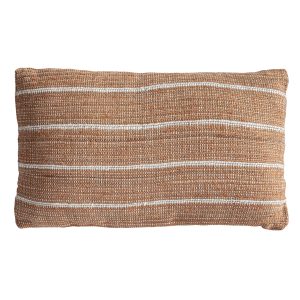 Cojín Zaid de estilo contemporáneo, fabricado en algodón en color crema, combinado con lino en color terracota y guata sintética. Producto desenfundable.