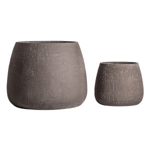 Tinaja j 2 Baladou de estilo contemporáneo, fabricado en fibrocemento en color marrón.