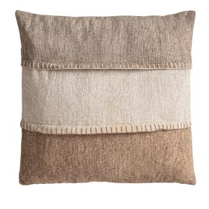 Cojín Luka de estilo contemporáneo, fabricado en algodón en color tonos en marrón, combinado con chenilla y guata sintética. Producto desenfundable.