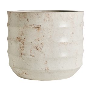 Macetero Sourzac de estilo contemporáneo, fabricado en terrazo en color blanco roto.