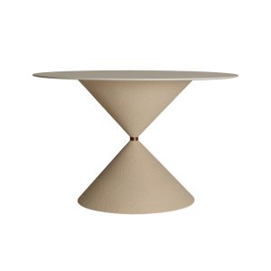 Mesa comedor Latky de estilo contemporáneo, fabricado en piedra sinterizada en color blanco roto, combinado con fibra de vidrio en color beige con acabado rugoso y resina en color beige.
