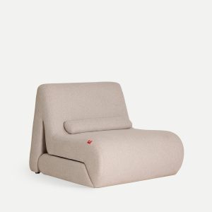Sillón Foam de estilo contemporáneo, fabricado en poliéster en color beige, combinado con madera.