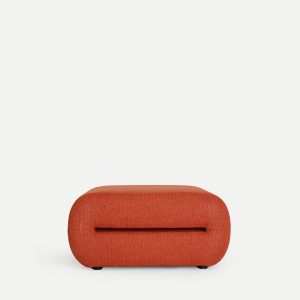 Puff Foam de estilo contemporáneo, fabricado en poliéster en color teja, combinado con madera.