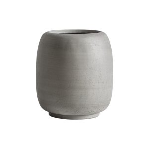 Macetero Enso de estilo contemporáneo, fabricado en arcilla en color gris, combinado con fibra de vidrio.